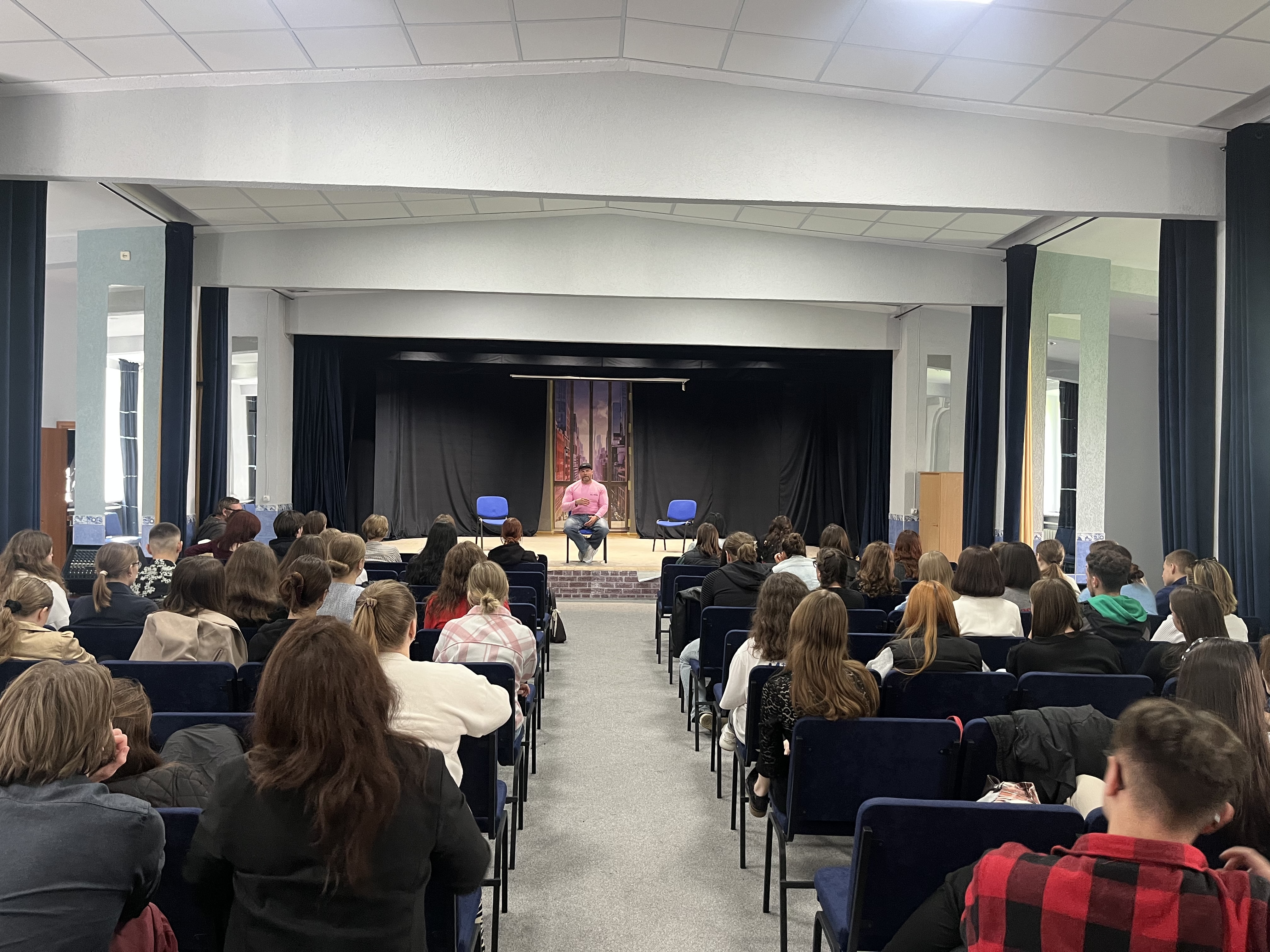 Studenty_mystetskoho_fakultetu_na_zustrichi